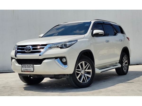 TOYOTA NEW FORTUNER 2.4 V.2WD. AT ปี 2015
